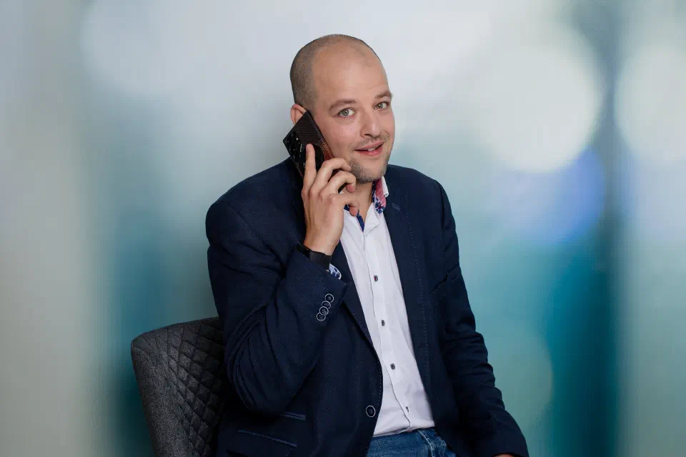 Sven-Jendrik Timmermann im Gespräch am Telefon